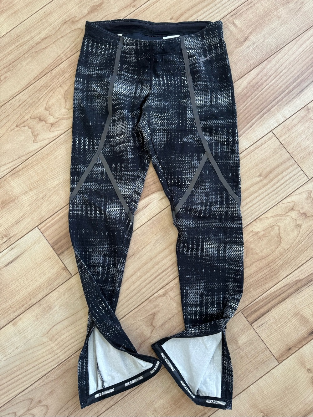 Nike Black Textured Reflective-Trim Running Tights